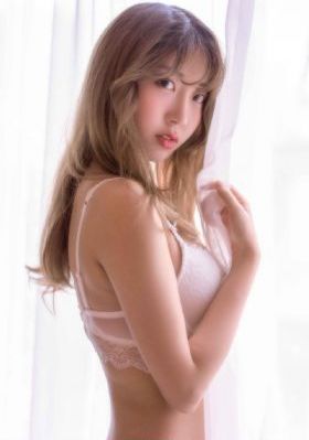 月半爱丽丝_BD英语HD在线观看